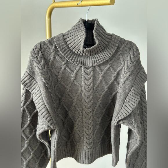 Central park West Tiegen Cables Sweater in Charcoal Large NWT - Picture 5 of 13